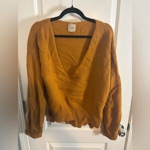 NUDE Golden V-Neck Sweater wool size 6 EUC
